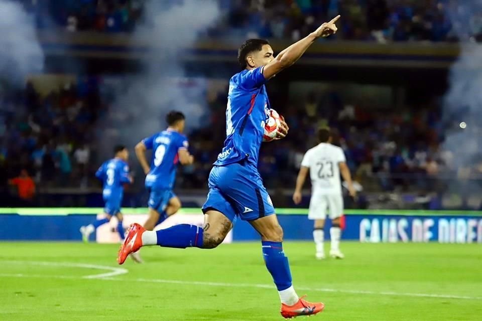 Gabriel Fernández evitó la derrota de Cruz Azul.