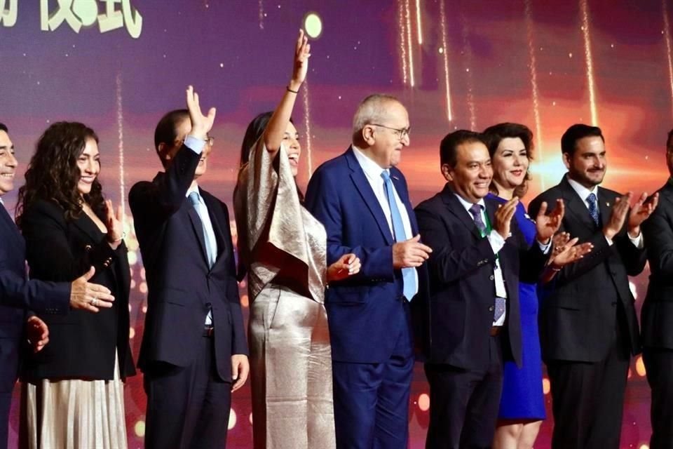 El Embajador de México en China, Jesús Seade Kuri, hizo la convocatoria a los mexicanos.