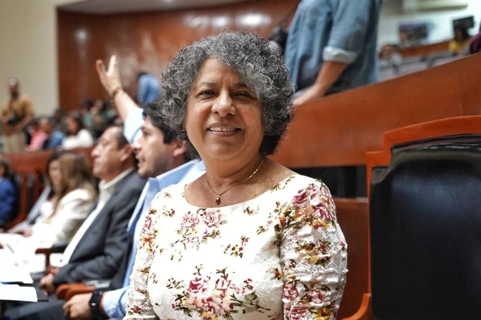 Candelaria Ochoa, diputada de Morena, impulsa en Congreso local una reforma para legislar sobre gestación subrogada.