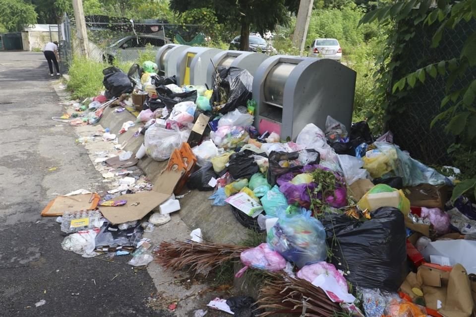 Así lucía ayer el Punto Limpio ubicado en Monte Lisboa, en la Colonia Fovissste Estadio.