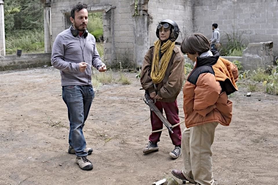 El más reciente largometraje de Isaac, 'Párvulos', un coming of age fraternal postapocalíptico, en una tierra plagada de infectados, fue su puerta de entrada a King.