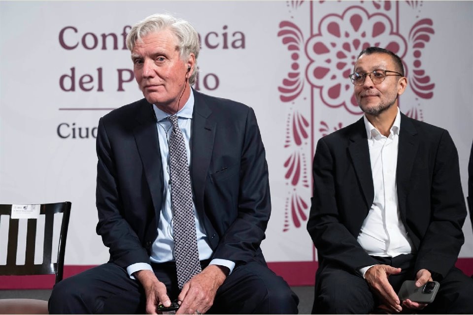 Keith Patrick Harney (izq.), director de operaciones y José Fraga, vicepresidente para Latinoamérica de CloudHQ.