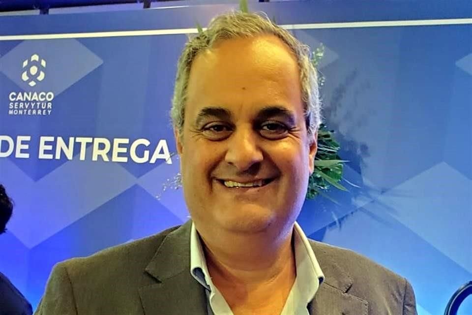 Alex Marcos Zablah, director Comercial de Grupo Comercial Control.