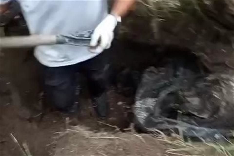 Guerreros Buscadores de Jalisco localizó la fosa clandestina en un predio baldío de la Colonia Arroyo Hondo de Zapopan.