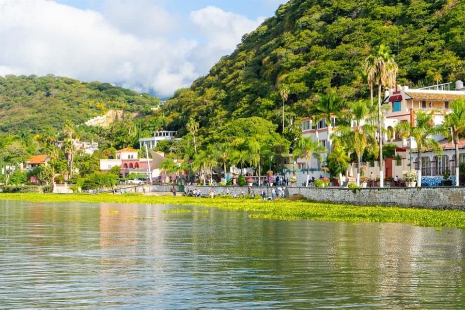 El Lago de Chapala rebasa este 2025 los niveles que alcanzó el año pasado y se acerca a su máximo en la década.