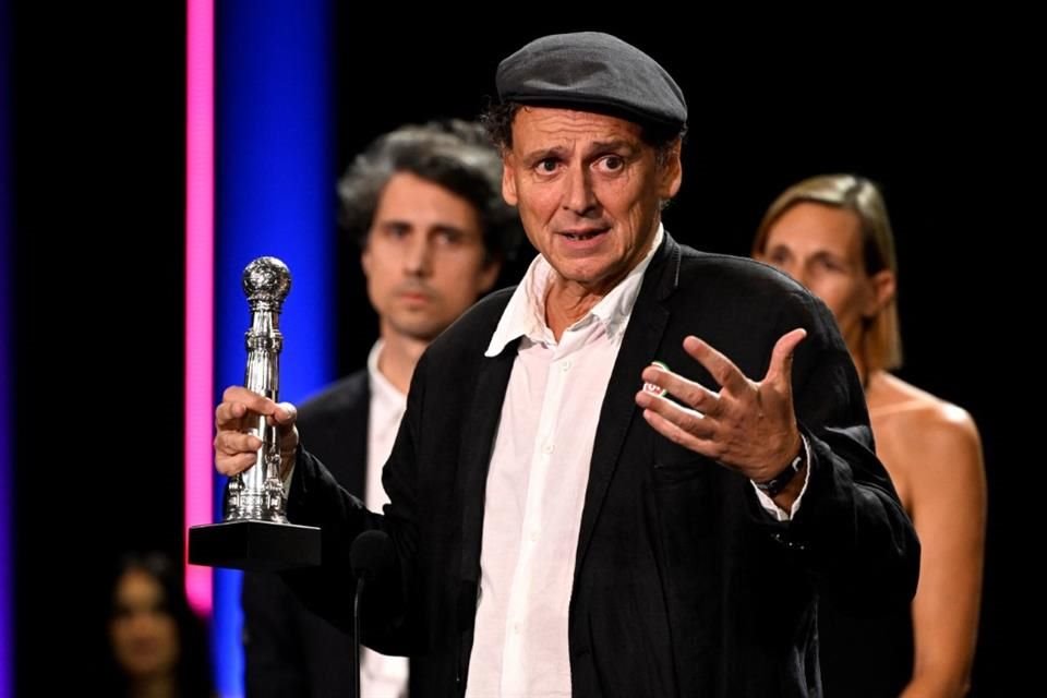 El director español José Luis Guerín recibió el Premio Especial del Jurado por 'Historias del Buen Valle'.