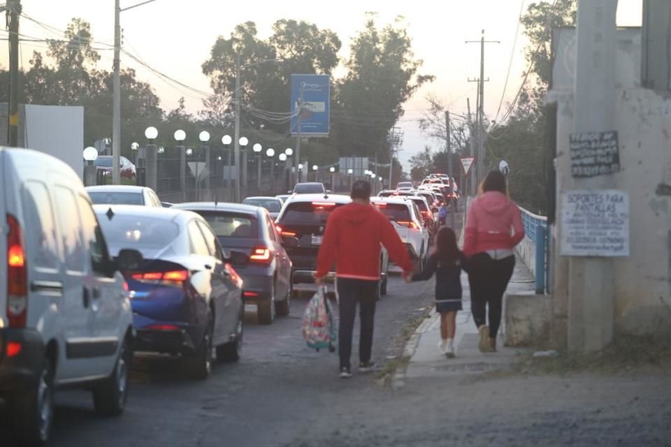 Los traslados a escuelas son catalogados como factor de congestionamiento vial sobre la Avenida López Mateos Sur, por ello, someterán a debate posibles soluciones en los próximos días.