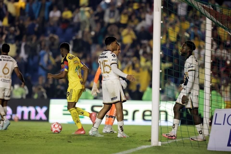 Un autogol le dio el empate al América.