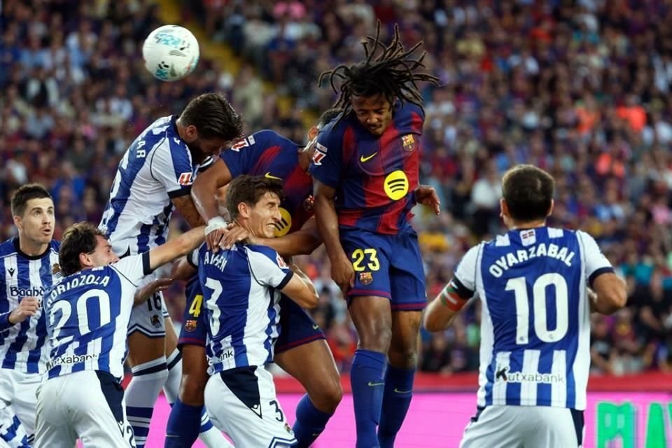 Con este cabezazo, Jules Kounde hizo el tanto que representaba el empate.