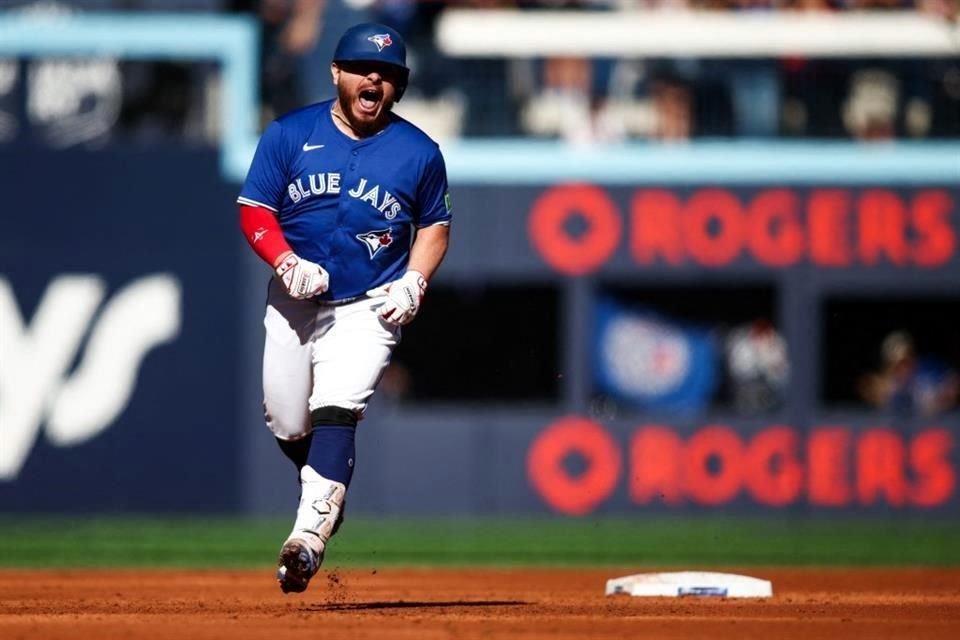 Alejandro Kirk se fue de 5-3 con 2 jonrones y 6 impulsadas.