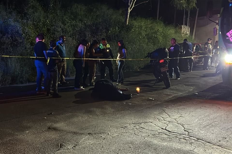 Un accidente de moto le arrebató la vida a un hombre, sobre Camino a Colimilla, a la altura de la Colonia Residencias El Prado, en Tonalá.