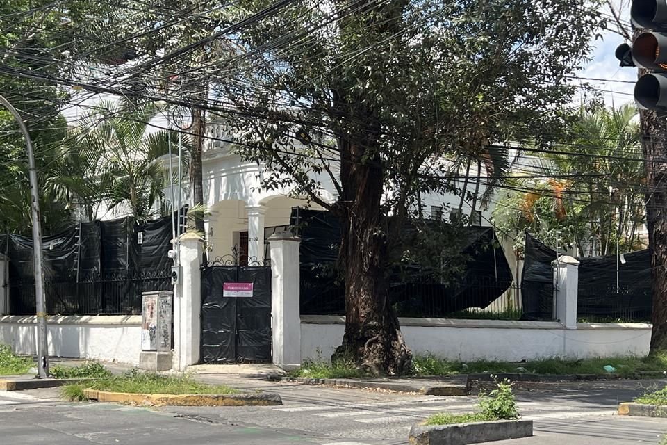 Casa en Avenida La Paz 2102, esquina con Marsella, en la Colonia Americana.