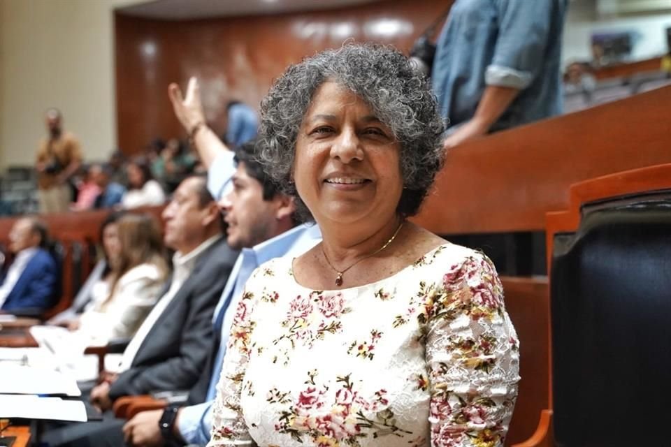 Asegura la diputada morenista, Candelaria Ochoa, que si Jalisco se adhiere al pacto federal mejoraría el abasto de medicamentos.