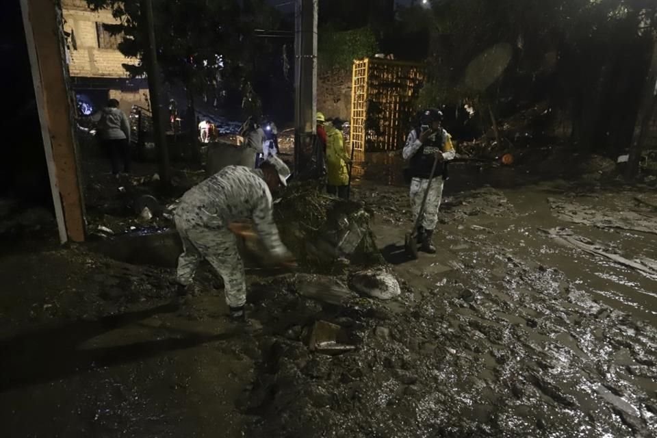 Elementos de la Guardia Nacional acudieron a prestar apoyo.