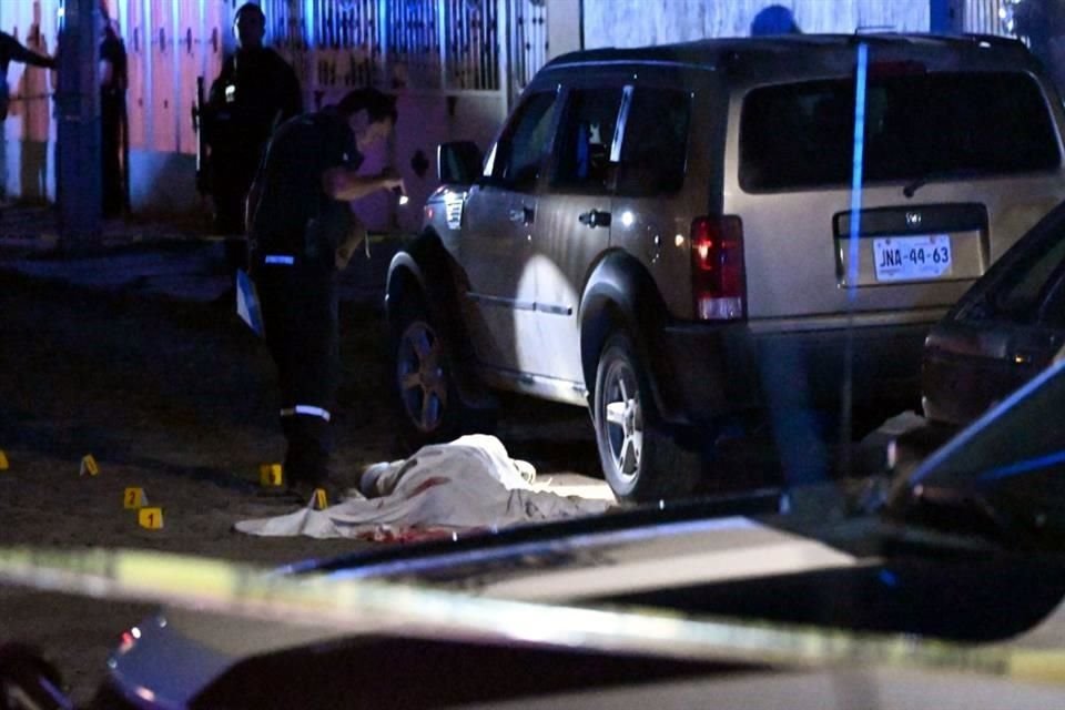Un joven fue asesinado al bajar de su camioneta, en Arenales Tapatíos.