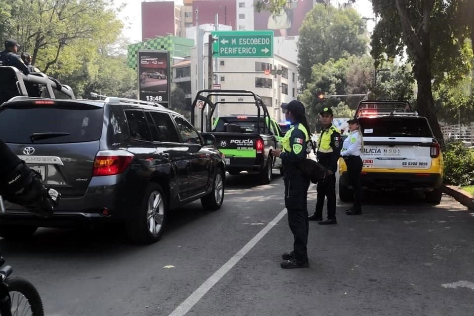 Elementos de Tránsito montaron al menos seis puntos de revisión para motociclistas a lo largo de Avenida Presidente Masaryk.