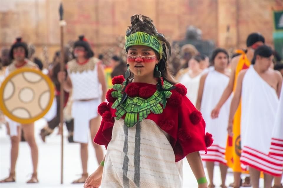 Escenifican 'Siete Siglos del Legado de Grandeza de México Tenochtitlán 1325-2025' en Estadio Panamericano.