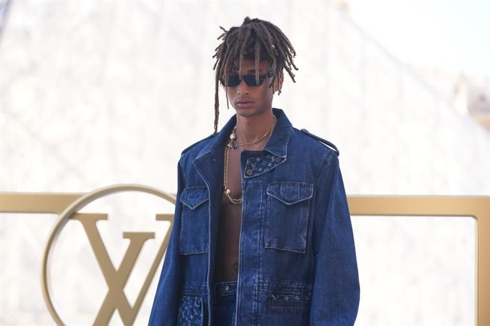 Jaden Smith se dio una vuelta por el desfile.