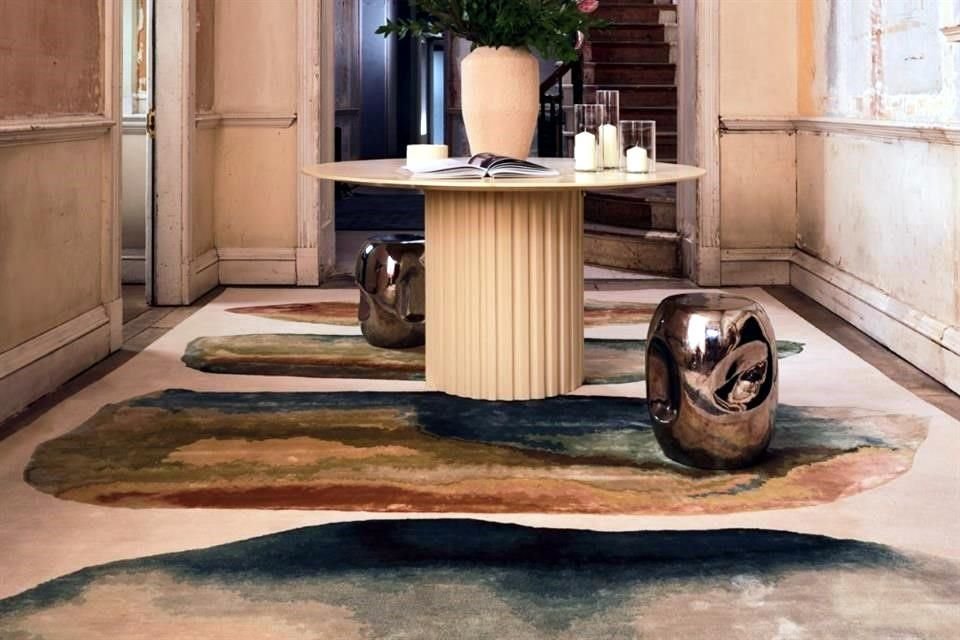 Creada para interiores contemplativos y espacios que transmiten calma, la colección es un estudio de artesanía dimensional, lujo y diseño.