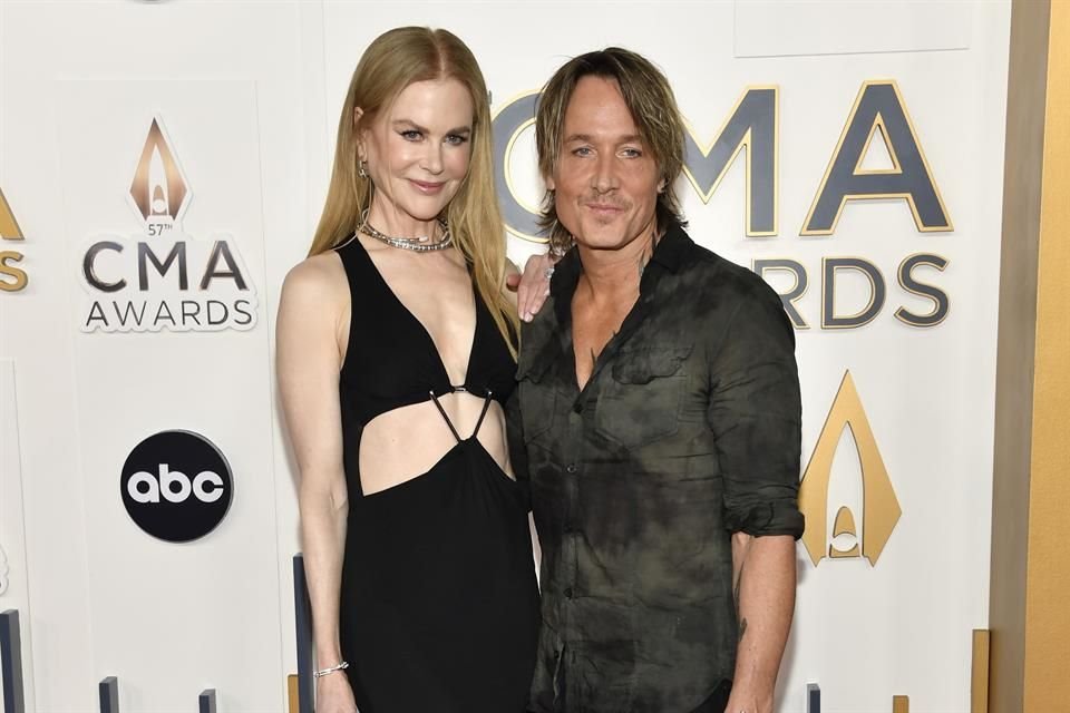 Molesta a fans que Keith Urban modificara la letra de su éxito 'The Fighter', inspirado en su relación de casi 20 años con Nicole Kidman.