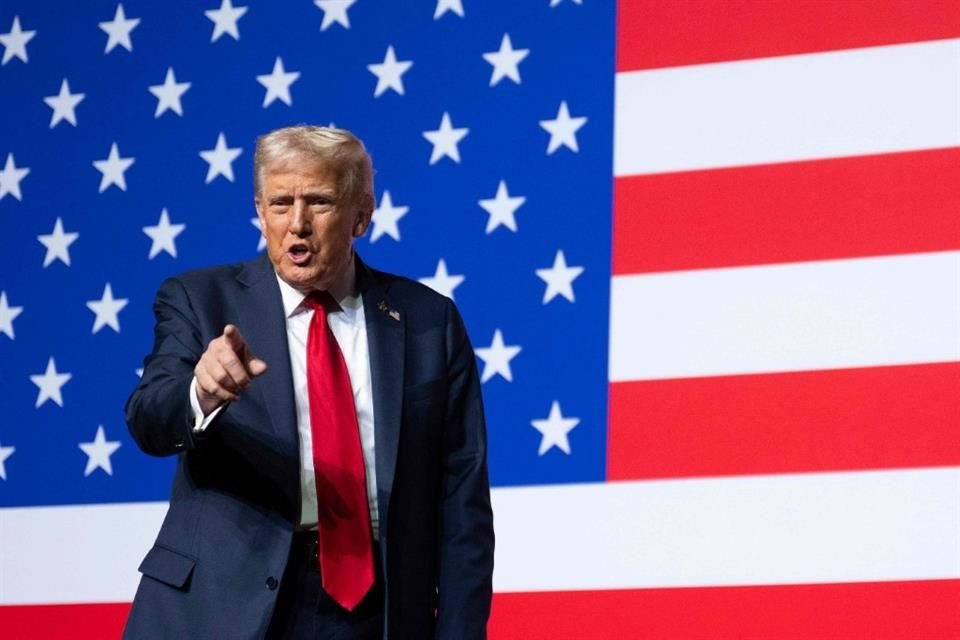 El Presidente Donald Trump notificó al Congreso que EU está en un 'conflicto armado' con cárteles de la droga, según aviso obtenido por NYT.