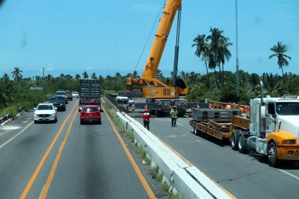 El Gobierno Federal invertirá de cerca de 2 mil mdp en puentes carreteros de Colima y en la ampliación de carriles de la autopista.