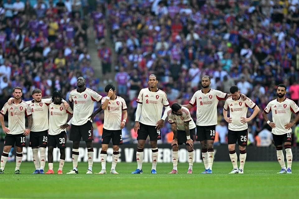 Liverpool falló tres penales en la tanda.