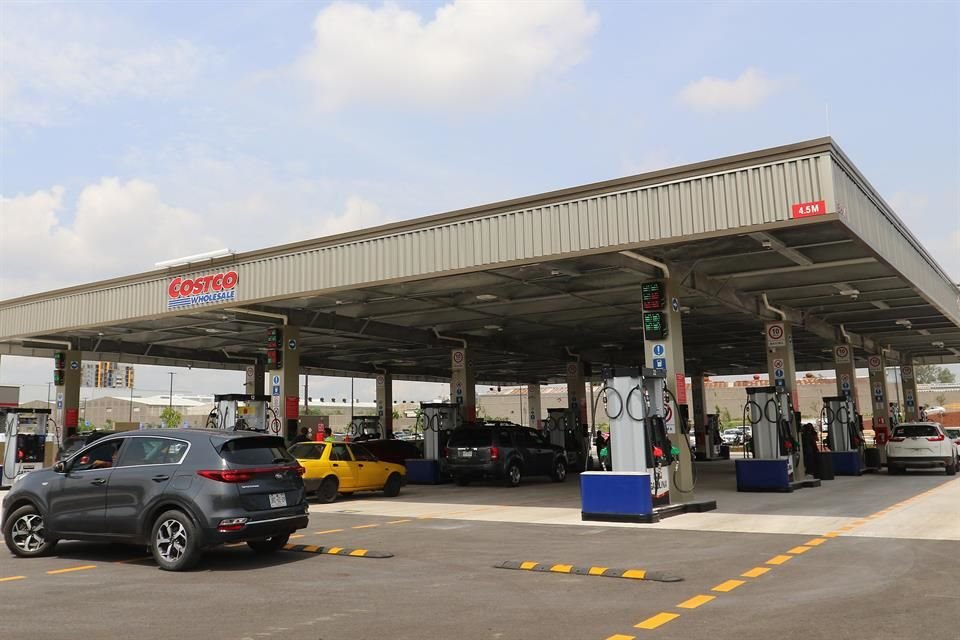 La primera gasolinera en la ZMG de la marca Kirkland Signature, que pertenece a Costco, vive sus primeros días de operación con gran éxito.