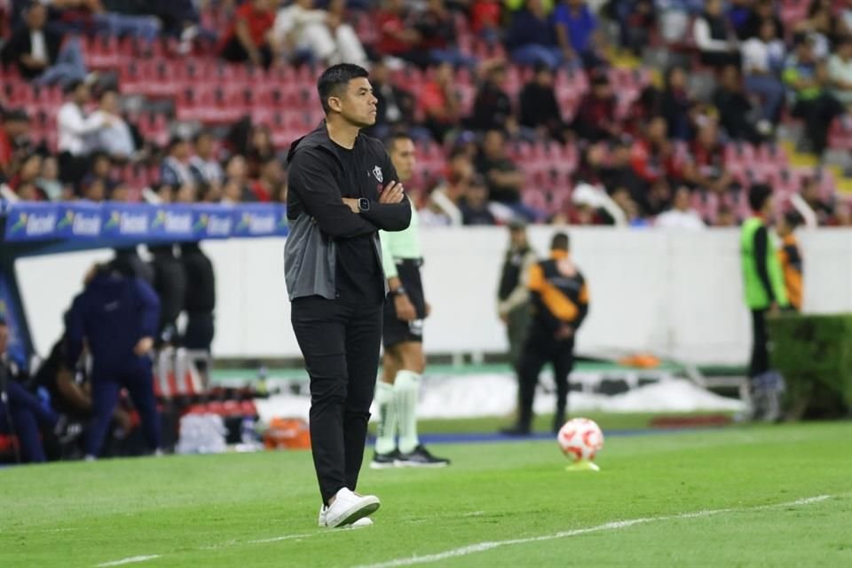 Tras la renuncia de Gonzalo Pineda al Atlas, Diego Cocca y Vicente Sánchez son opción para dirigir a los rojinegros.