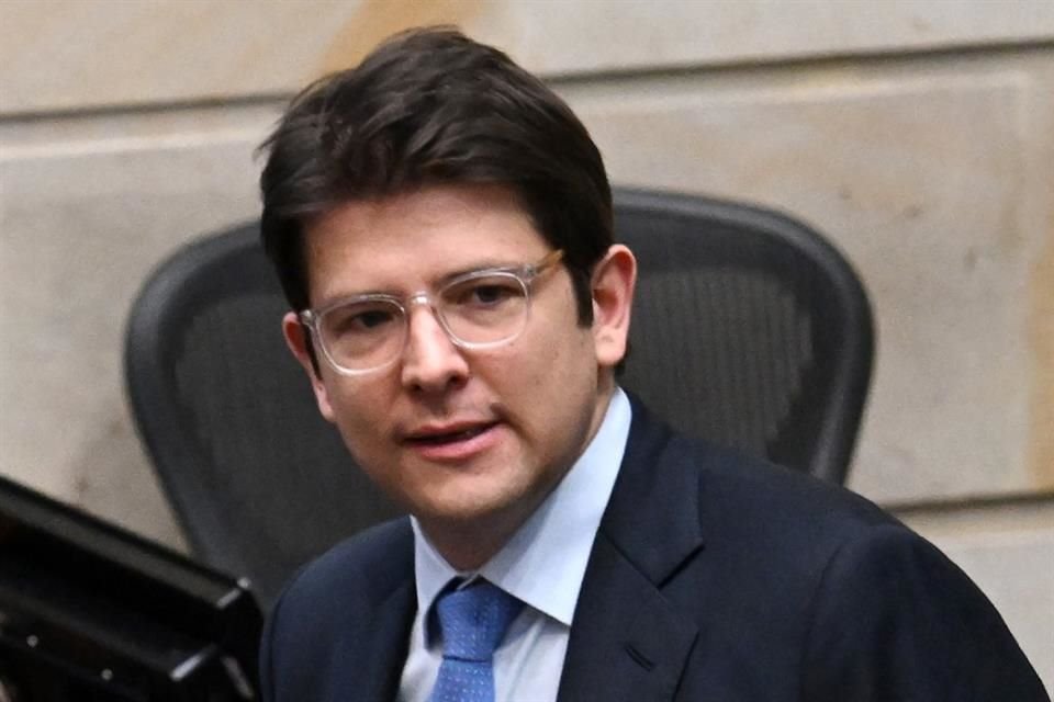 Miguel Uribe Turbay, precandidato presidencial colombiano que fue baleado en junio, murió tras pasar dos meses en cuidados intensivos.