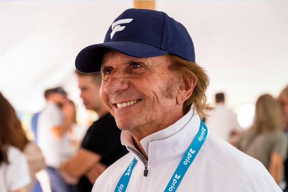 El dos veces campeón y leyenda de la Fórmula Uno, Emerson Fittipaldi, dijo que si tuviera a una escudería en la F1, no dudaría en contratar a Max Verstappen como piloto.