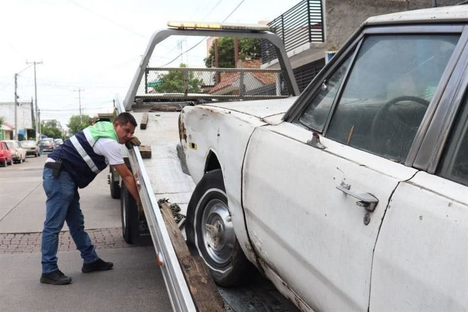 Algunas de las zonas donde se reportan más vehículos en abandono es en la Moderna, Santa Tere, Villaseñor, Mezquitán y Del Fresno.
