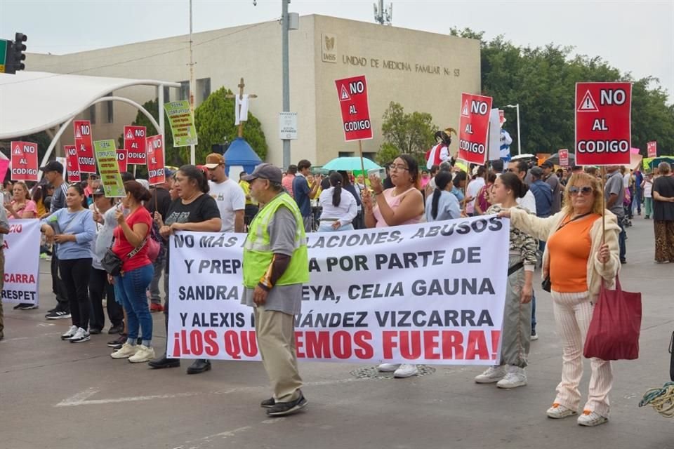Comerciantes se manifiestan en el Centro de Tonalá.