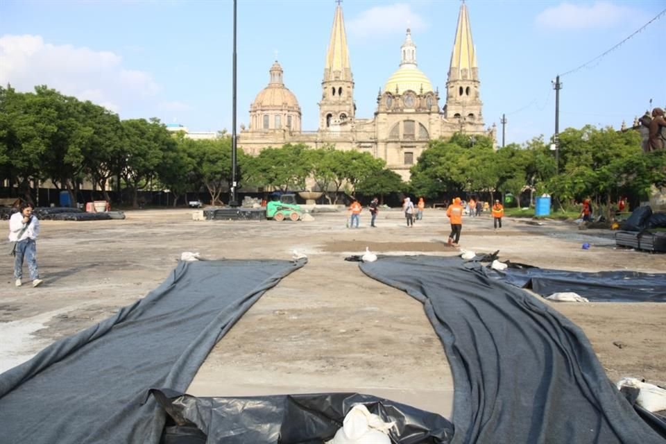 Las intervenciones en la Cruz de Plazas, punto neurálgico del Centro de Guadalajara, arrancaron con poca información previa, acusan vecinos.