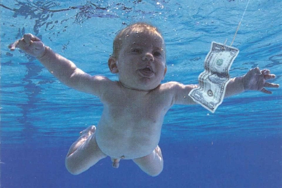 Nirvana obtiene victoria legal tras fallo que considera que la portada de 'Nevermind' no puede ser catalogada como pornografía infantil.