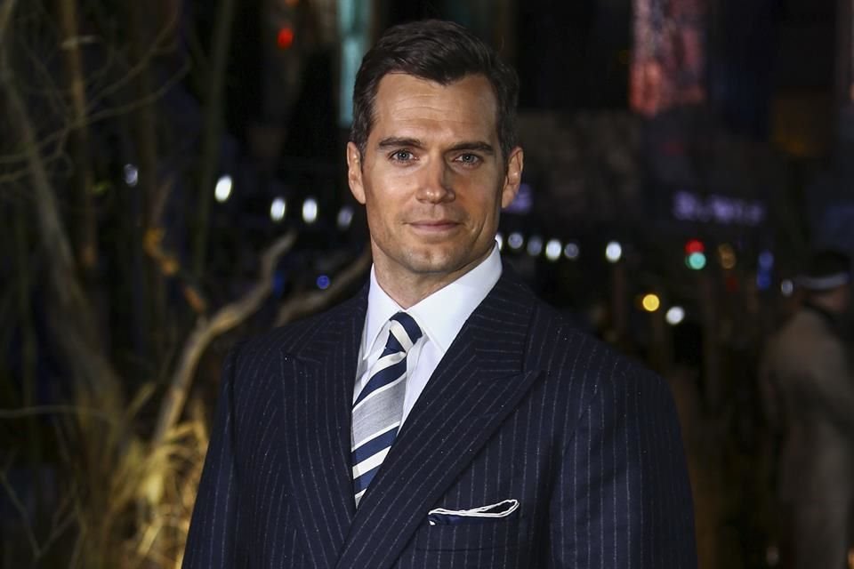 Henry Cavill compartió fotos de su recuperación de la lesión que sufrió durante la preproducción de la nueva versión de 'Highlander'.