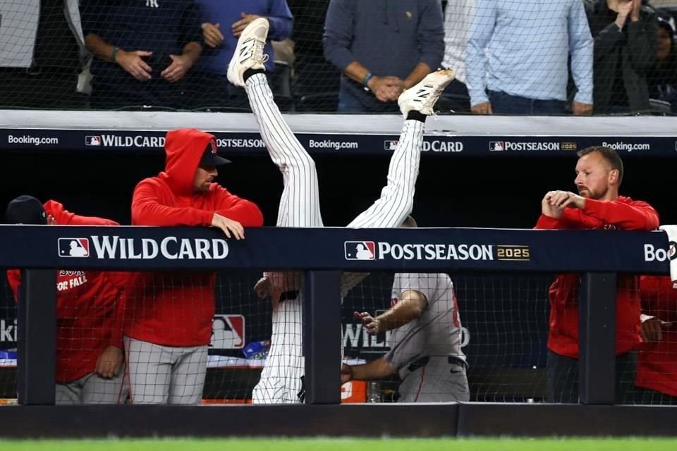 Ryan McMahon realizó esta espectacular atrapada.