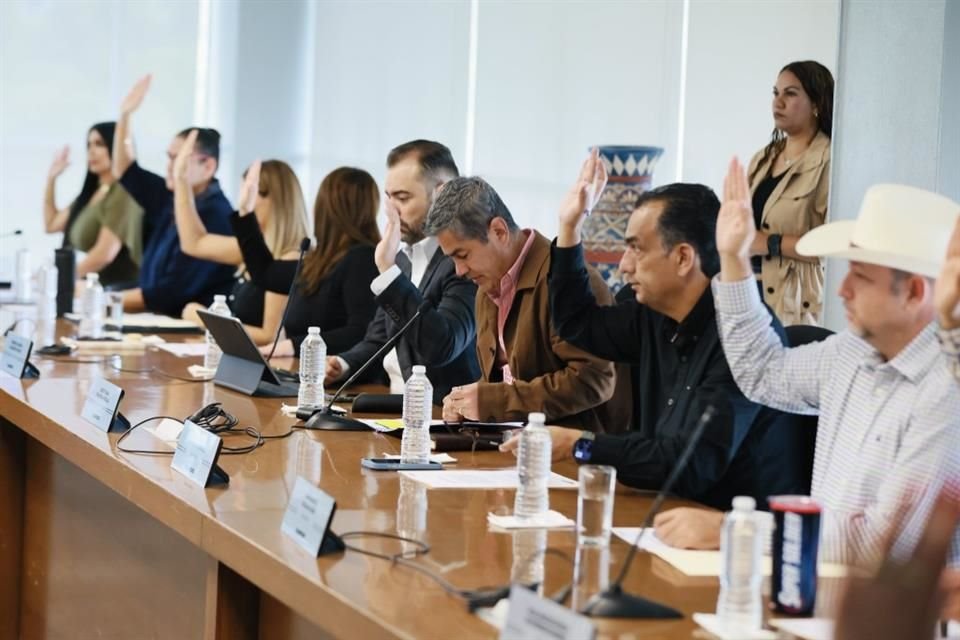 Sesión de Cabildo de Tlajomulco se aprobó entregar apoyos económicos a comercios afectados por contingencias.