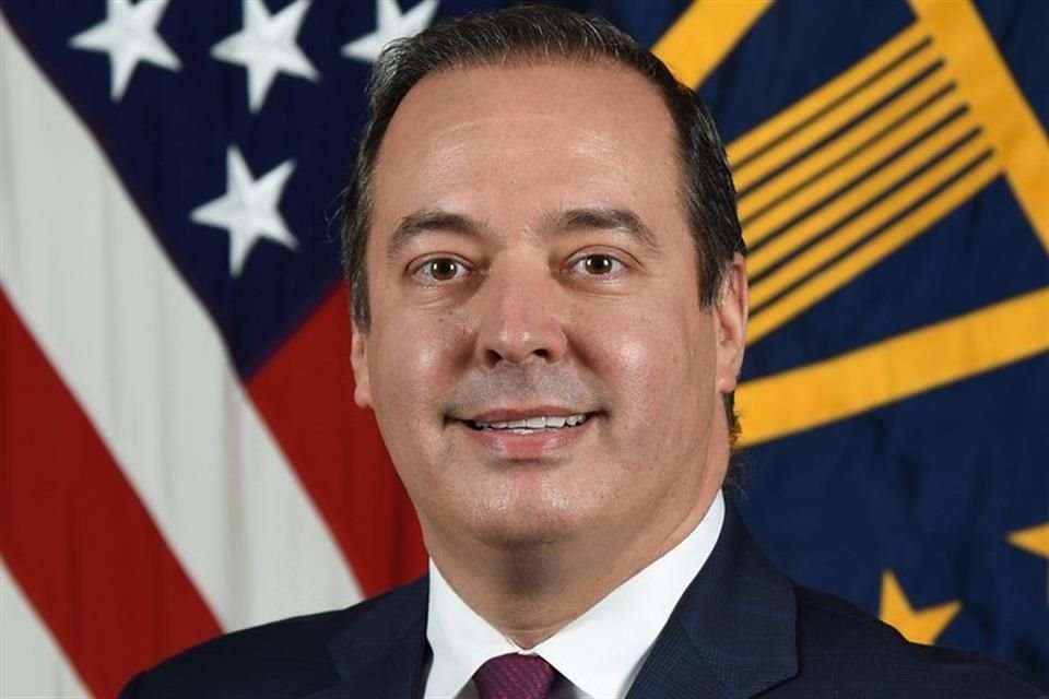 Carlos Díaz-Rosillo fue Director de Políticas Públicas de la Casa Blanca durante la primera Administración de Donald Trump.