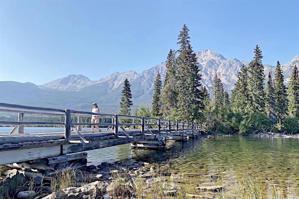 Pyramid Lake.