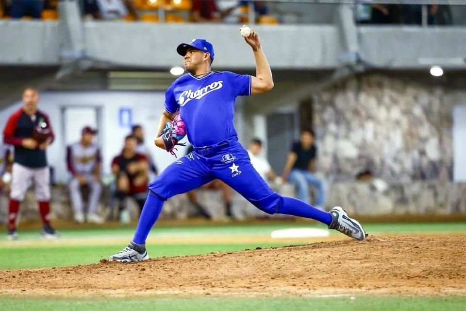 Adrián Gusman, el mejor relevista de Charros de la temporada anterior, está de vuelta para la LMP 2025-2026.