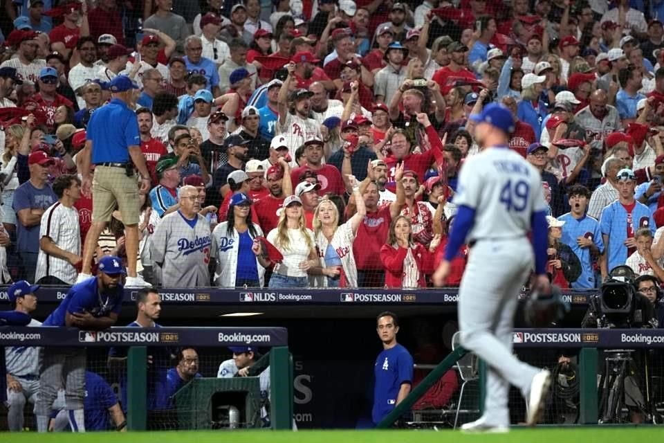 La afición se volvió loca tras el mal trabajo de Blake Treinen en el relevo.