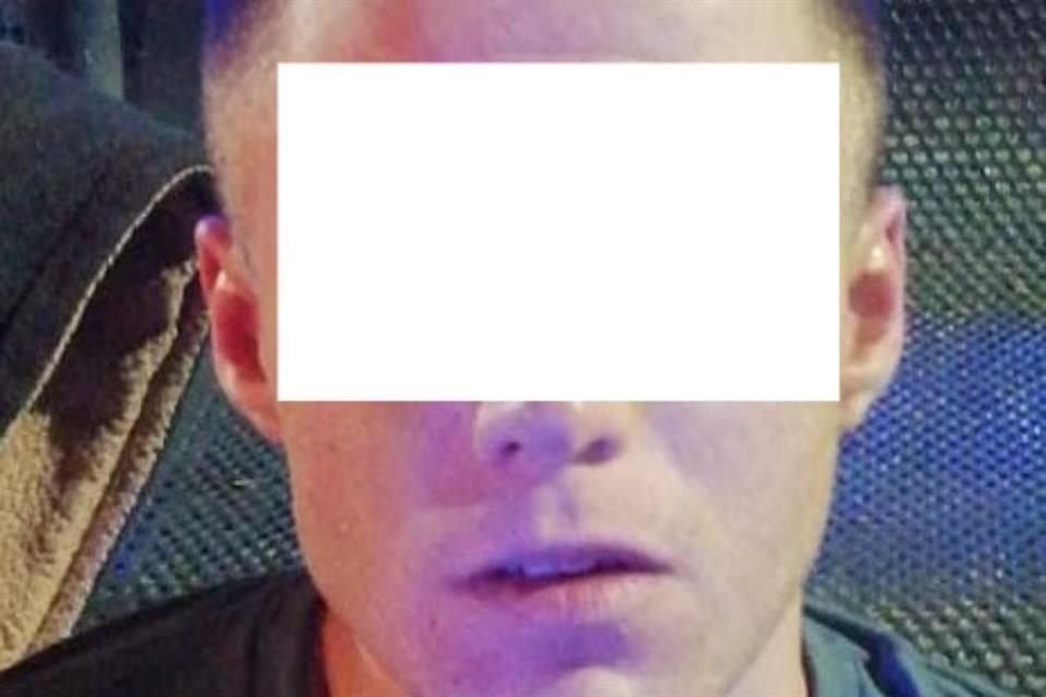 El detenido se identificó como Rogelio 'N', de 32 años, quien fue presentado ante un Juez Cívico para determinar su situación legal.