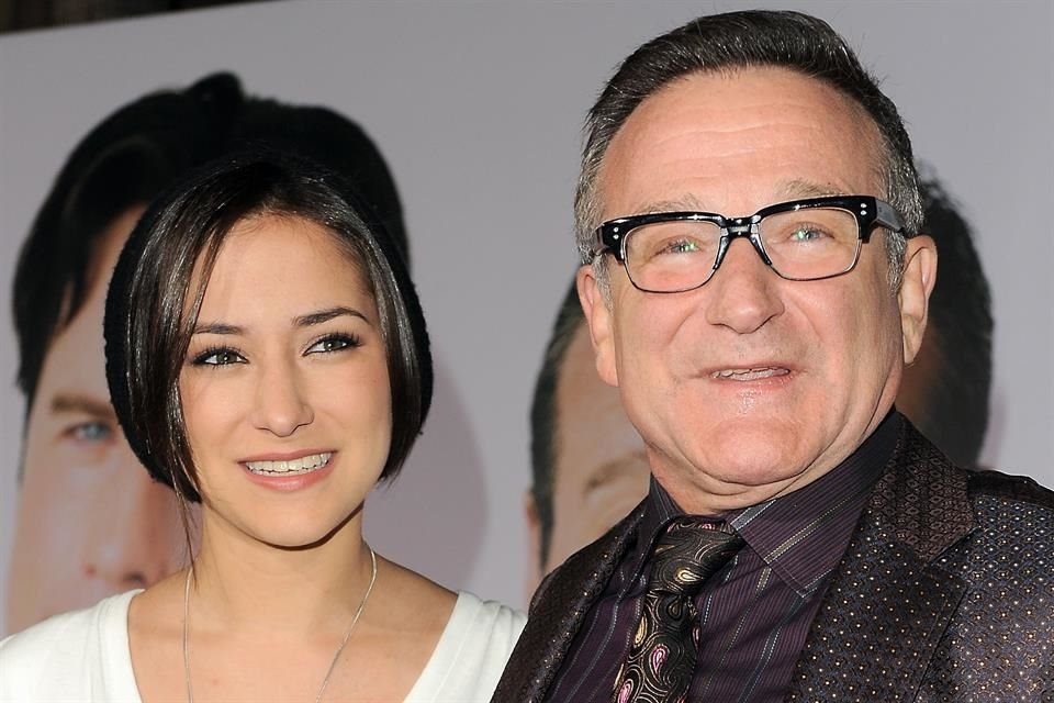 Zelda, hija del fallecido actor Robin Williams, explotó contra los fans que le mandan videos de su padre hechos con Inteligencia Artificial.