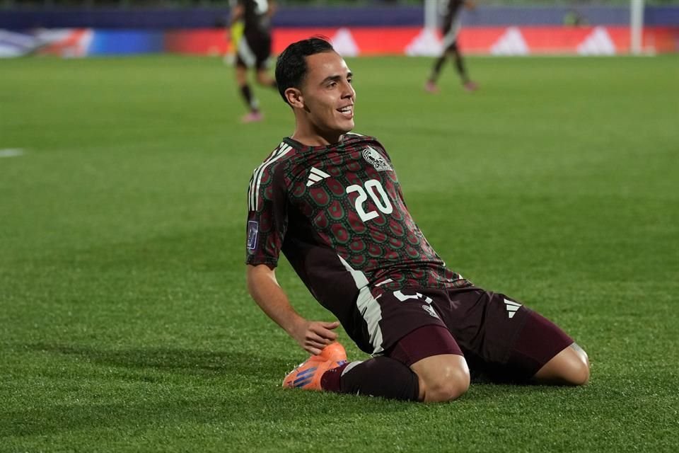 Camberos entró de cambio y marcó dos goles.