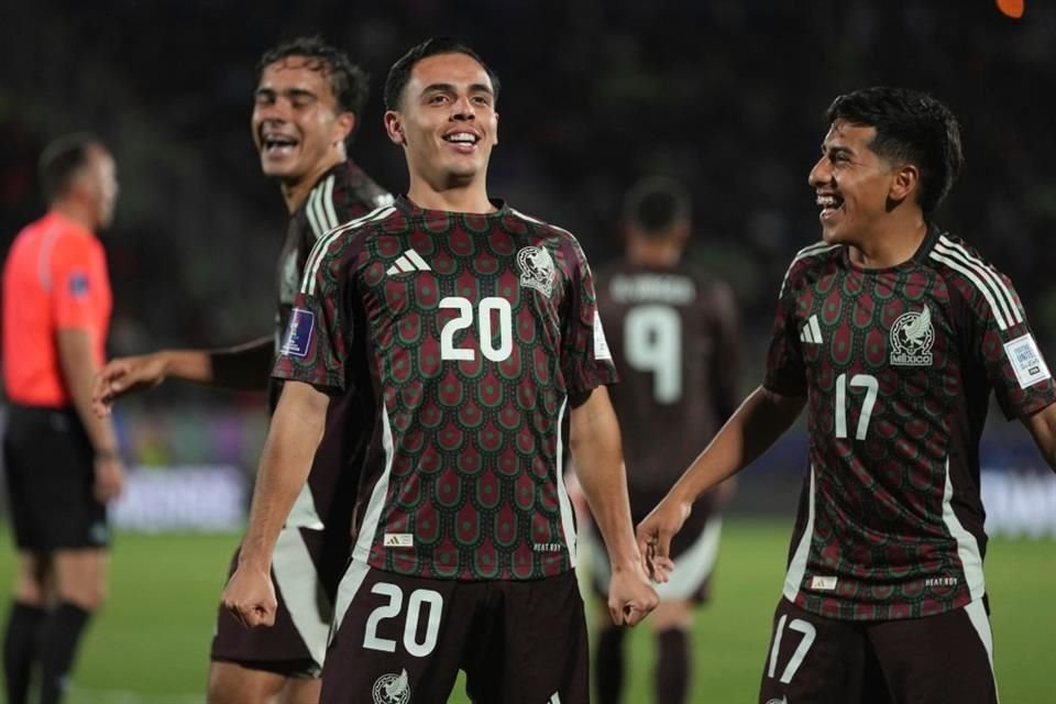 Hugo Camberos entró de cambio y marcó dos goles.