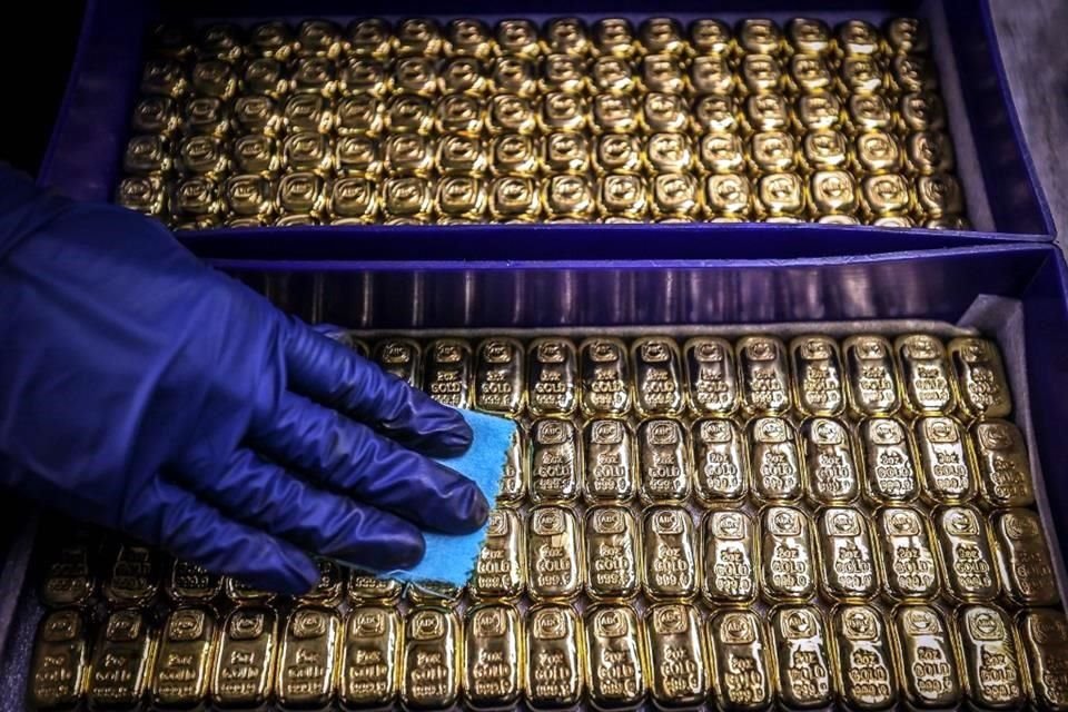 Los futuros del oro estadounidense, que el martes superaron el nivel clave de 4 mil dólares, subían un 1.3%.