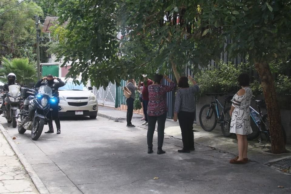 Un robo violento se registró este miércoles en una casa ubicada en la Colonia Italia Providencia, en Guadalajara; los ladrones rompieron el perímetro electrificado y golpearon a un morador.