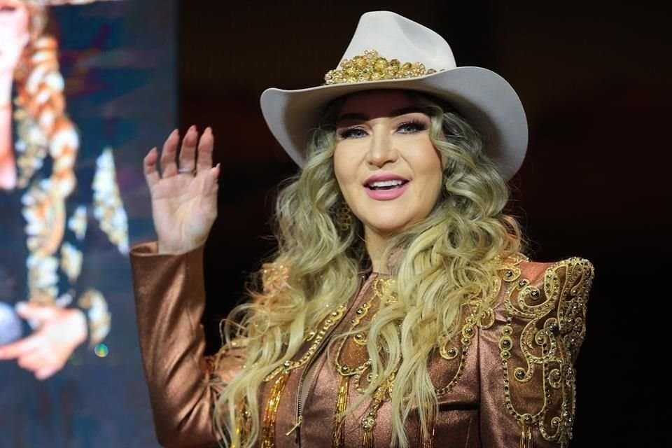 Alicia está enfocada en la denuncia por violencia que utilizó en su contra y que está en proceso, y disfrutar su nueva etapa de soltera.