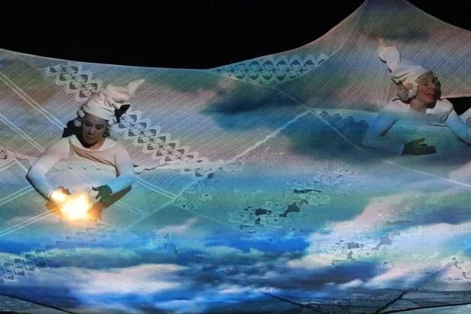 Puesta en escena 'Cosmo', de la Compañía Nubila.